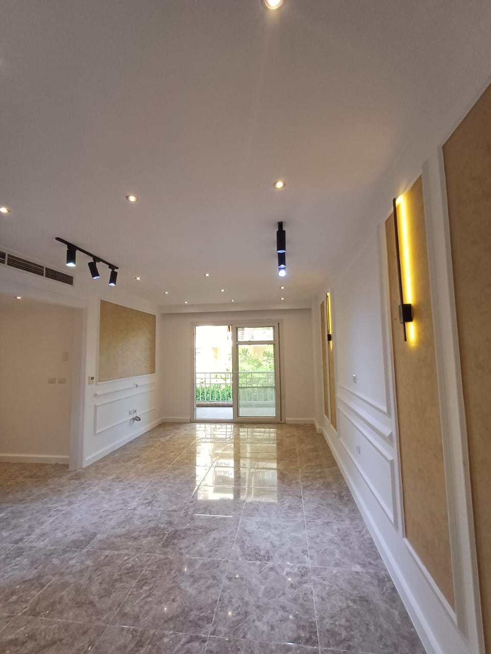 شقة في مدينتي 96 م2 للبيع كاش بحري على حديقة تشطيب سوبر لوكس استلام فوري 4,950,000 ج 